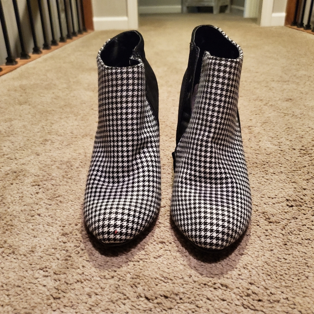 Madden Girl Wedges